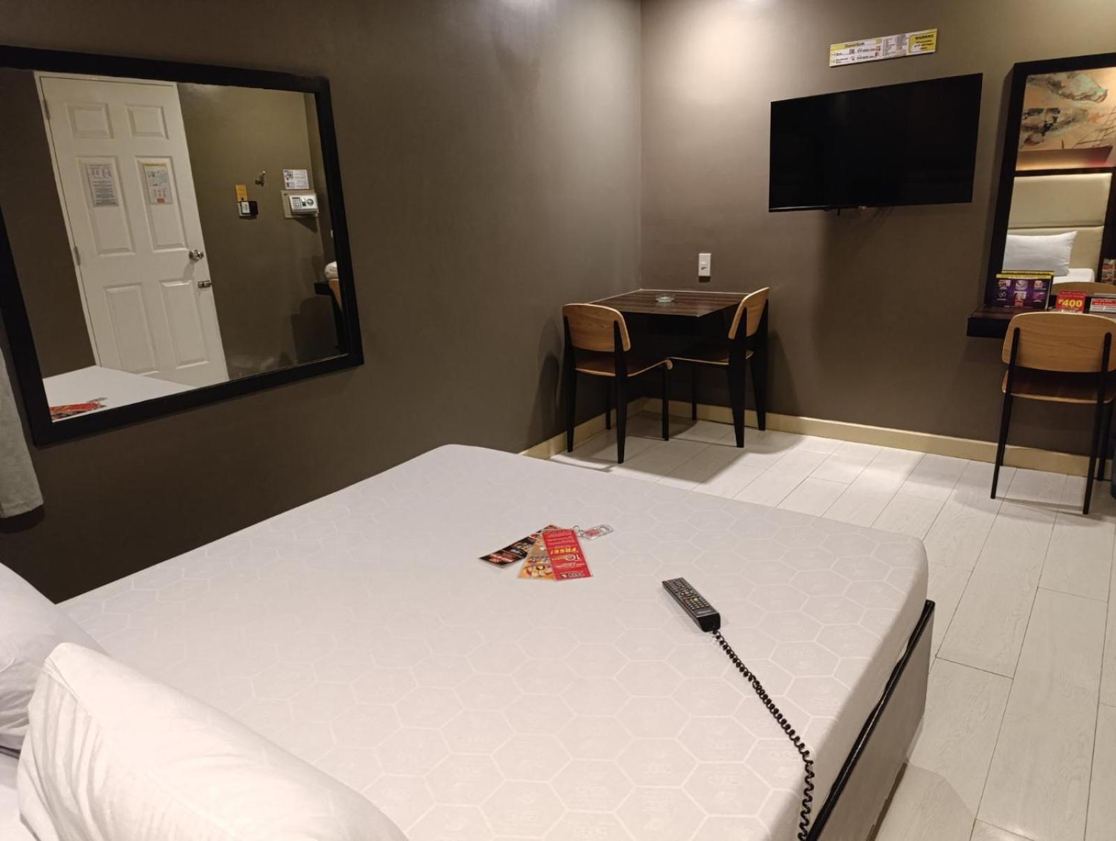 Hotel Sogo Malate Manila Exteriör bild